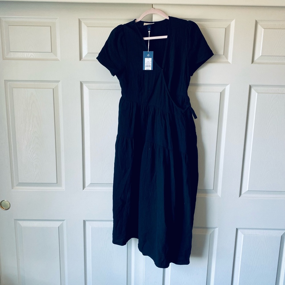 NWT Universal Threads 3 tier wrap dress
